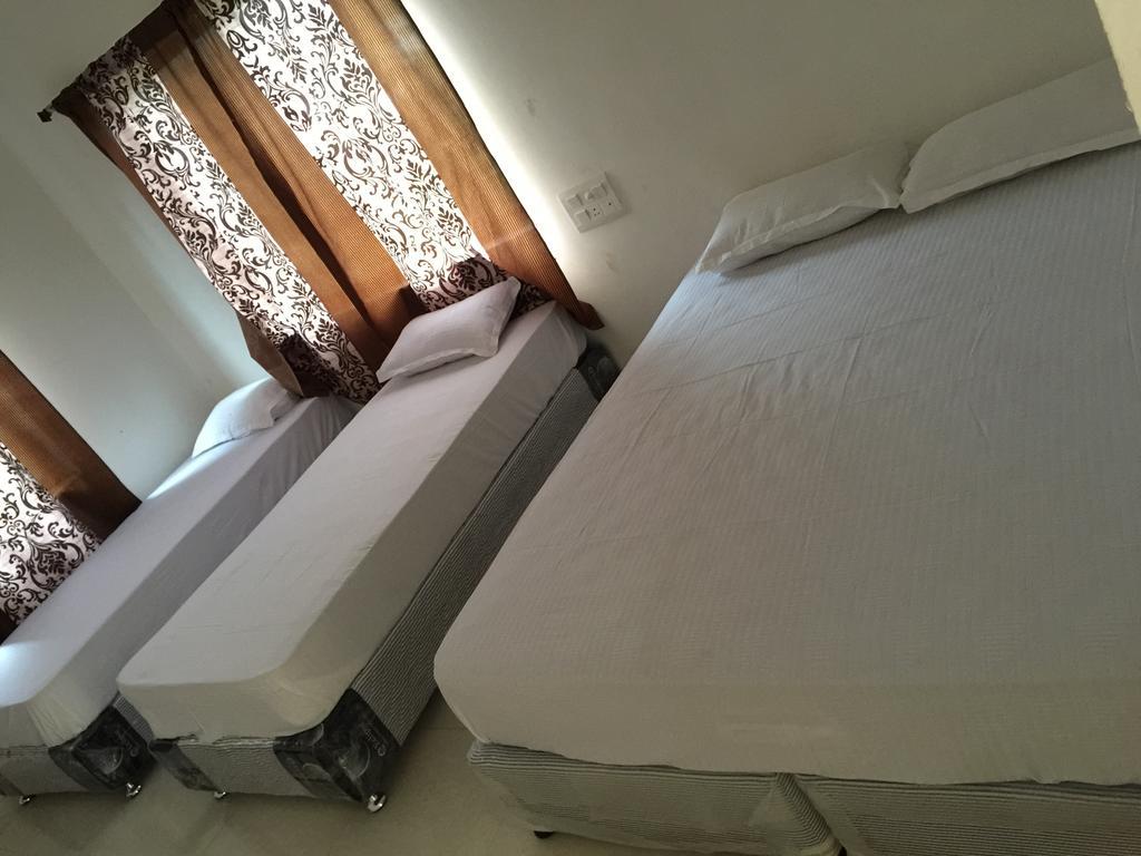 Lotus Residency Otel Bodh Gaya Dış mekan fotoğraf