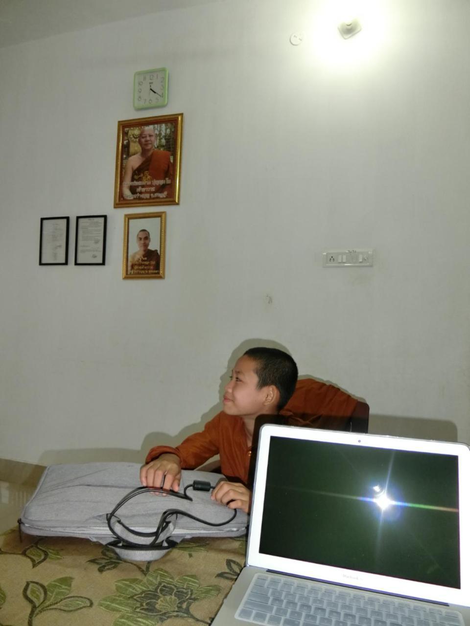 Lotus Residency Otel Bodh Gaya Dış mekan fotoğraf